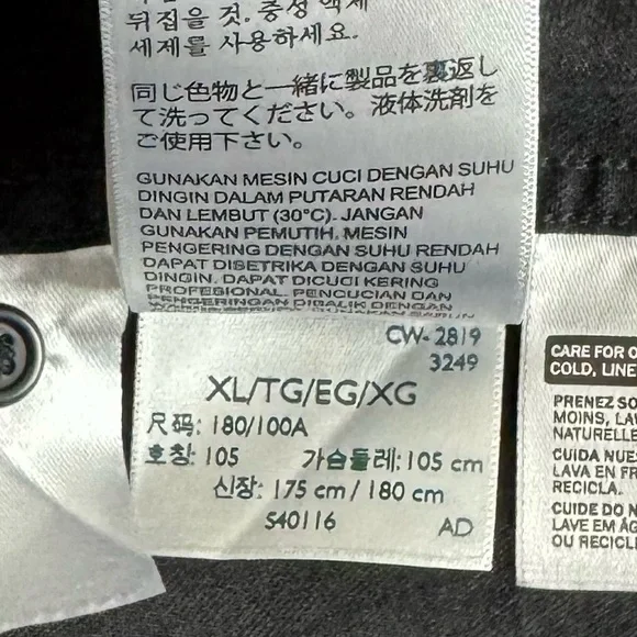 Levi's Men's Black Short Sleeve Button Down Shirt XL Logo Across Back Relaxed - Picture 8 of 10